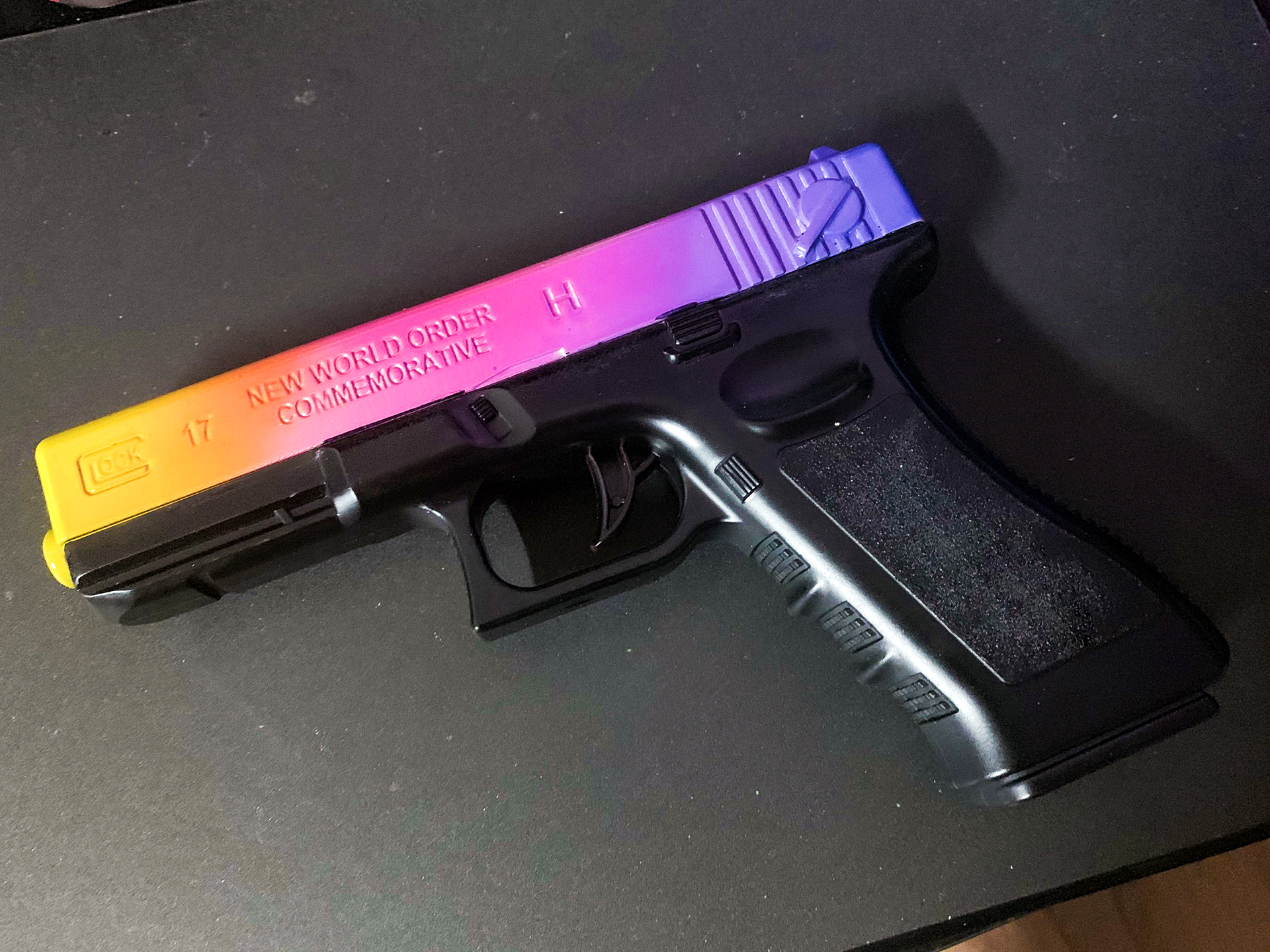 SÚNG ĐỒ CHƠI GLOCK 18 FADE CSGO - Súng đồ chơi đạn thạch cao cấp